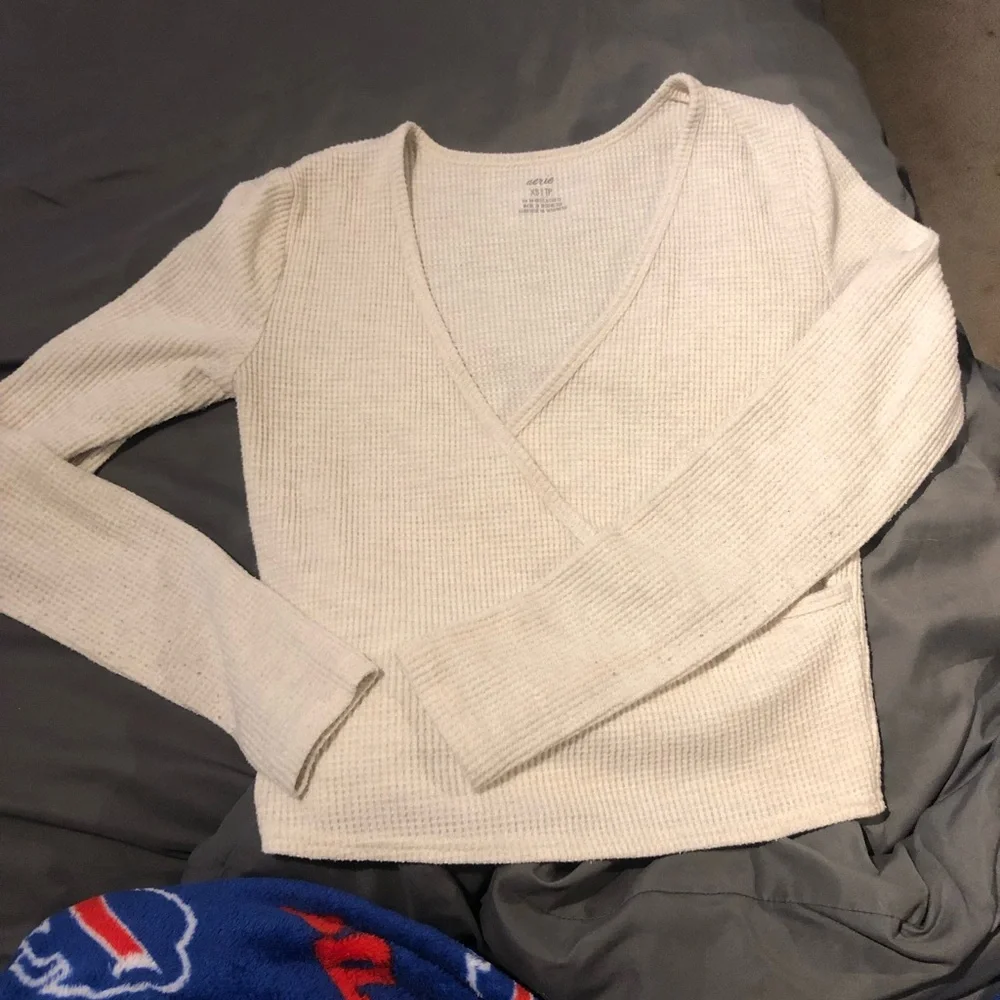 Aerie grey/Cream Long Sleeve Wrap Top xs hood used condition - Picture 1 of 3